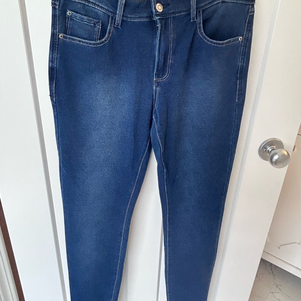 Kensie Dark Blue 'You look pretty Skinny' Jeans, new with tags, 9% spandex, 8